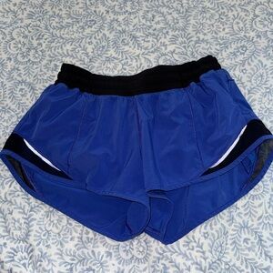 Lulu Lowrise Hotta Hot Shorts 2.5 Inseam